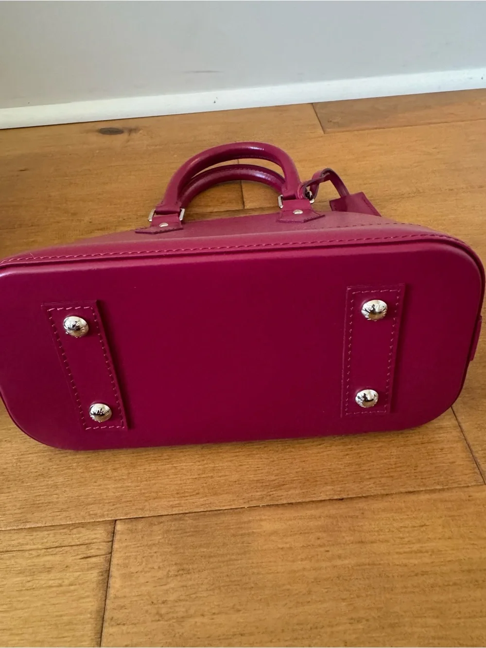 Louis Vuitton Alma BB Epi Leather Satchel in Fuchsia - Picture 6 of 10